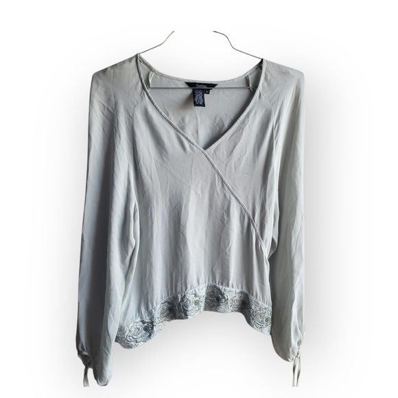 100% Silk Long Sleeve‎ Blouse With Embrodery And Ties On Sleeves Extra Large - Picture 1 of 5